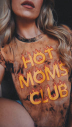 HOT MOMS CLUB x tee